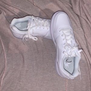 WMNS NIKE EBERNON LOW